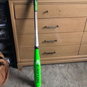 Easton Mako Bat